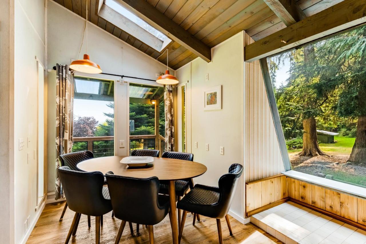 Tall Cedars Cabin By The Water Eastsound Екстериор снимка