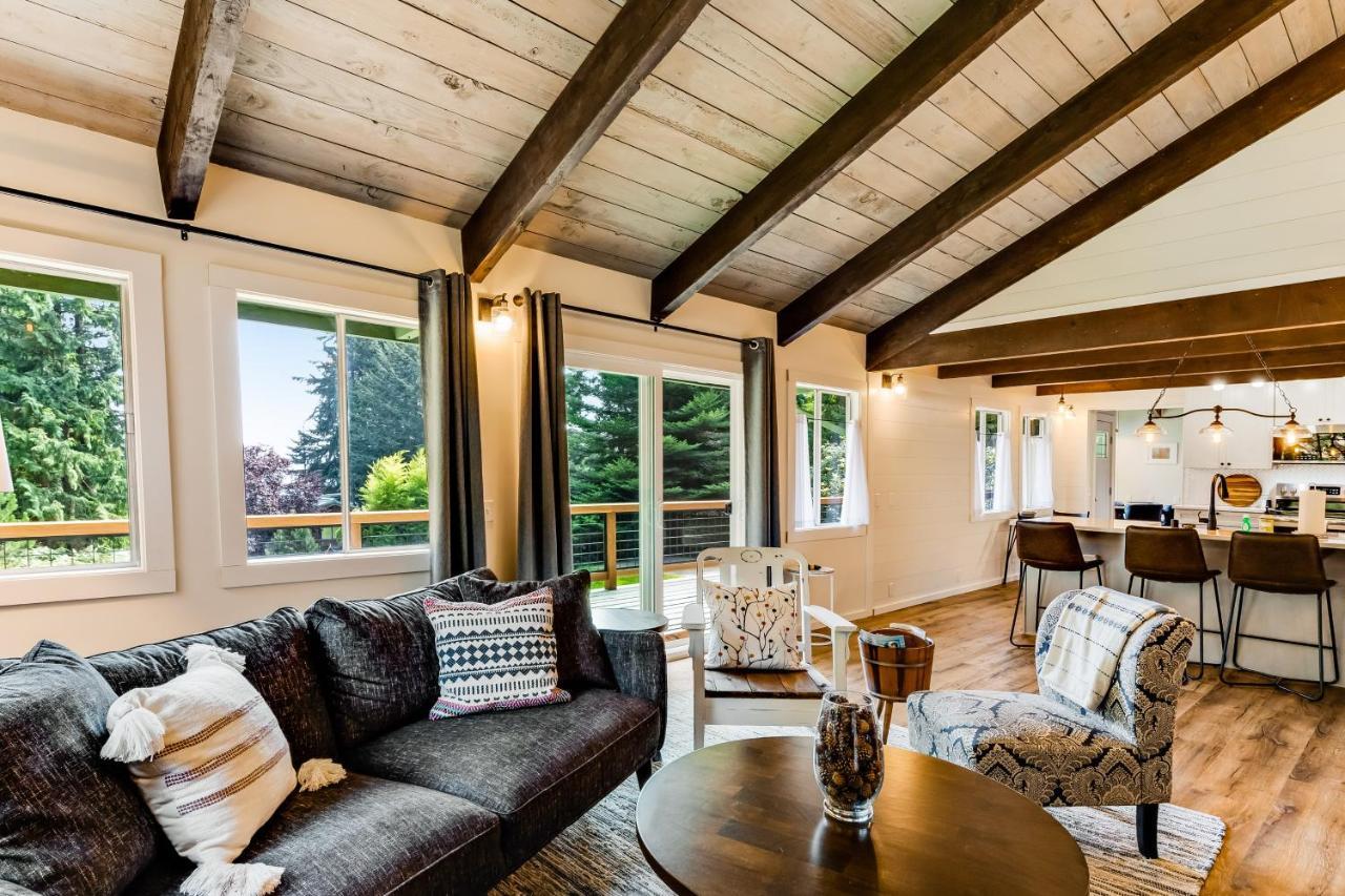 Tall Cedars Cabin By The Water Eastsound Екстериор снимка