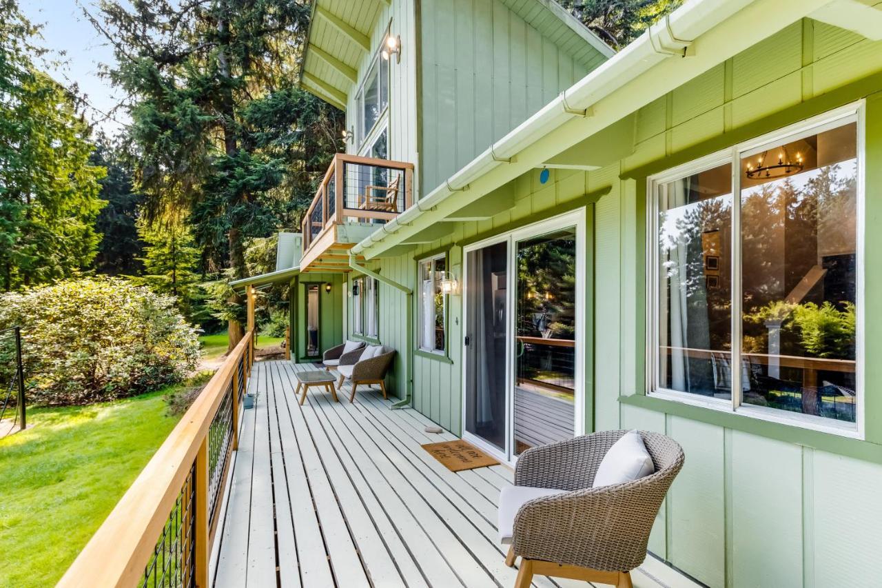 Tall Cedars Cabin By The Water Eastsound Екстериор снимка